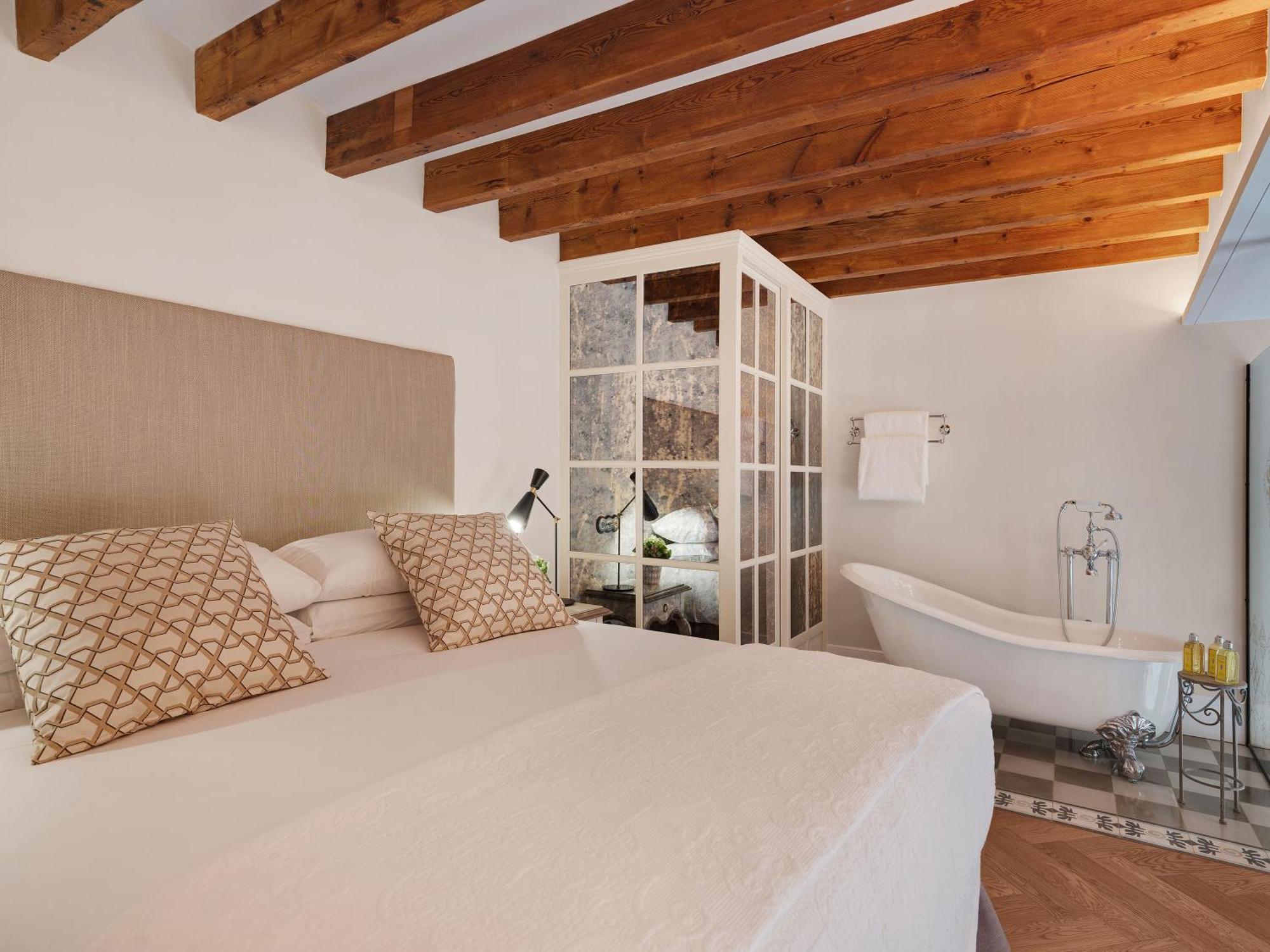 Duplex Suite Spa Access